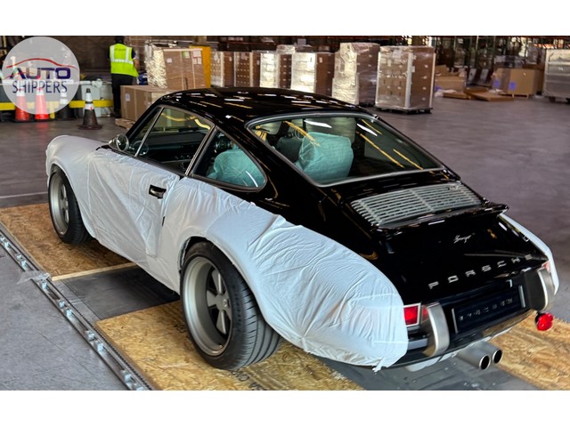 Singer Porsche 911 - Airfreight - USA to UK